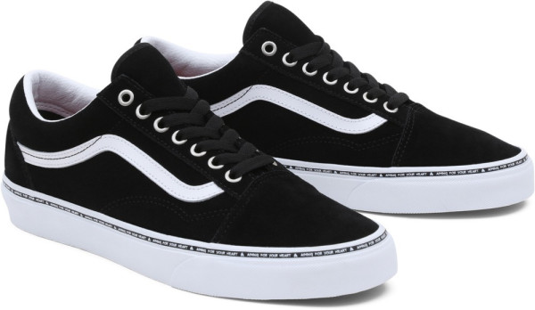 Vans Unisex Lifestyle Classic FTW Sneaker Old Skool Aiming 4 Your Heart Black/White