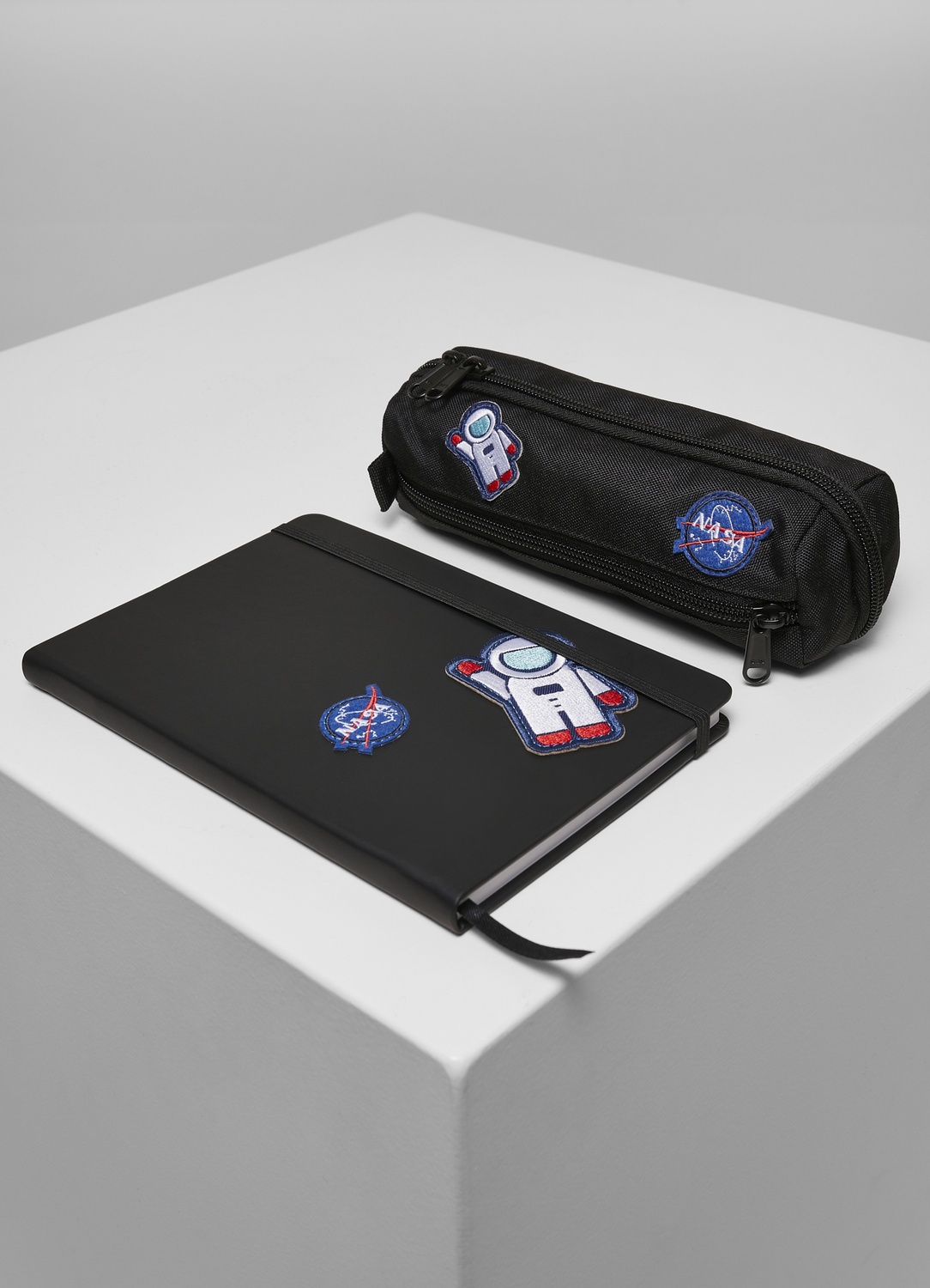 Mister Tee Gürtel NASA Notebook & Pencilcase Set Schwarz - Herren / Unisex