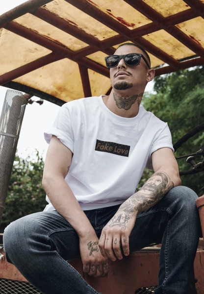 Mister Tee T-Shirt Fake Love Tee