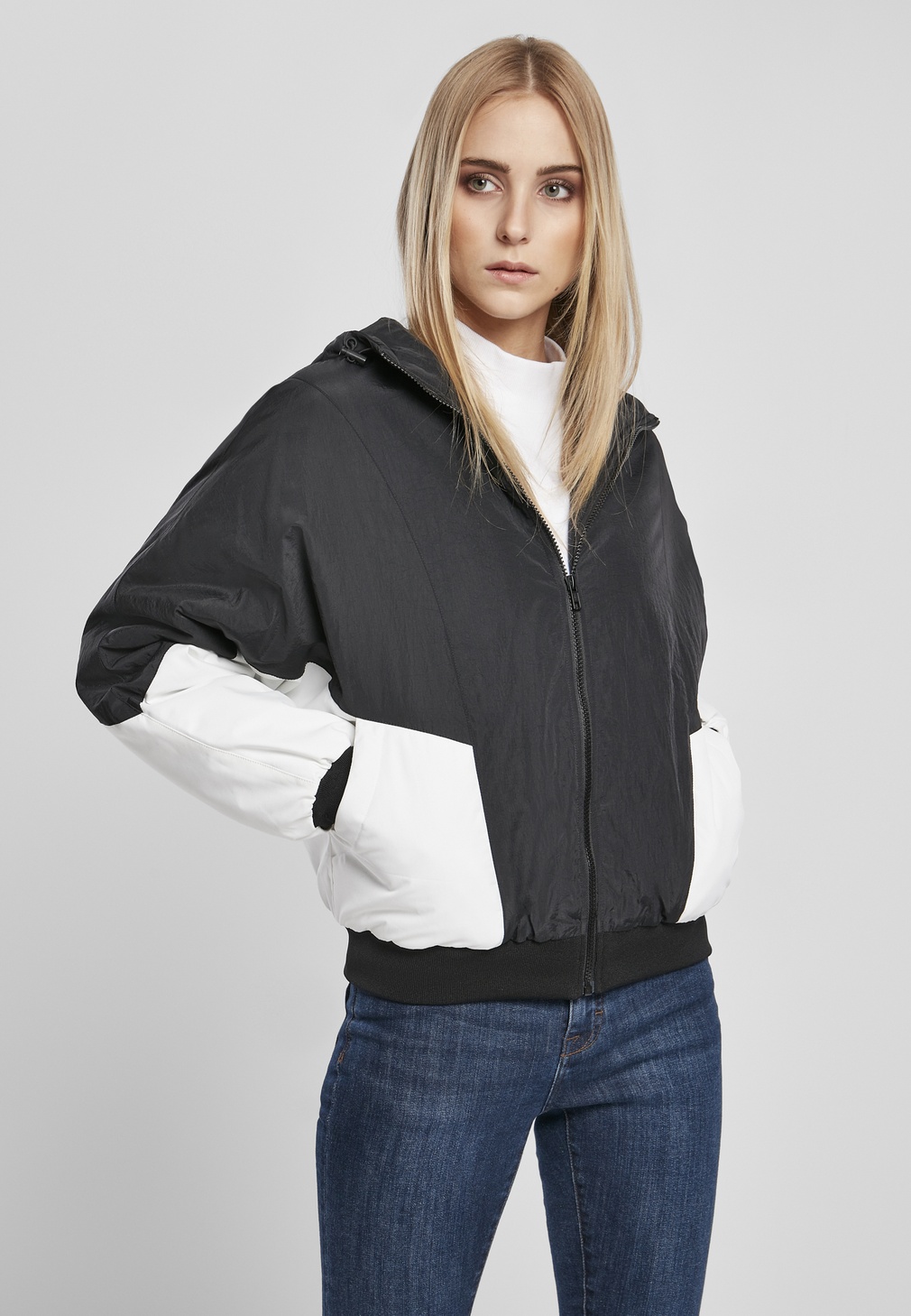 Urban Classics Damen Leichte Jacke Ladies Padded 2-Tone Batwing Jacket  Black/White
