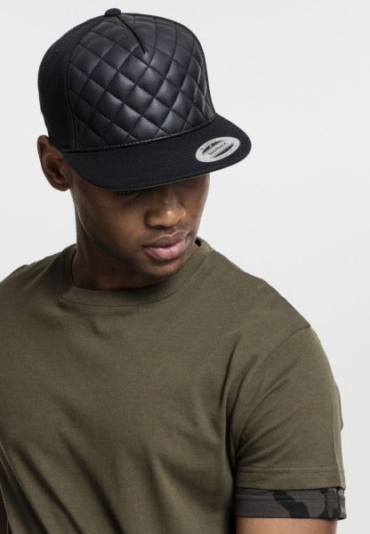 Flexfit Cap Diamond Quilted Snapback Black